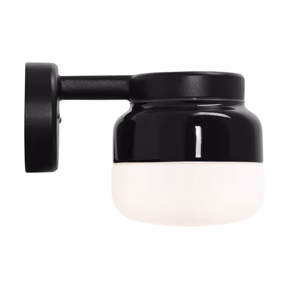 IFÖ Electric Ohm Wall 140/150 vägglampa i porslin med opalglas, GX53, IP44