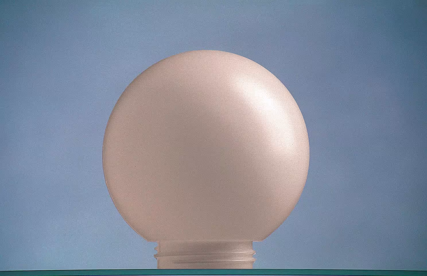Ifö Electric Plastglob lampkupa i plast, opal, Ø200 mm