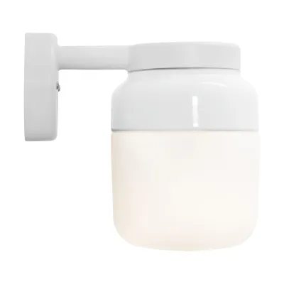 IFÖ Electric Ohm Wall 140/205 vägglampa i porslin med opalglas, E27, IP44